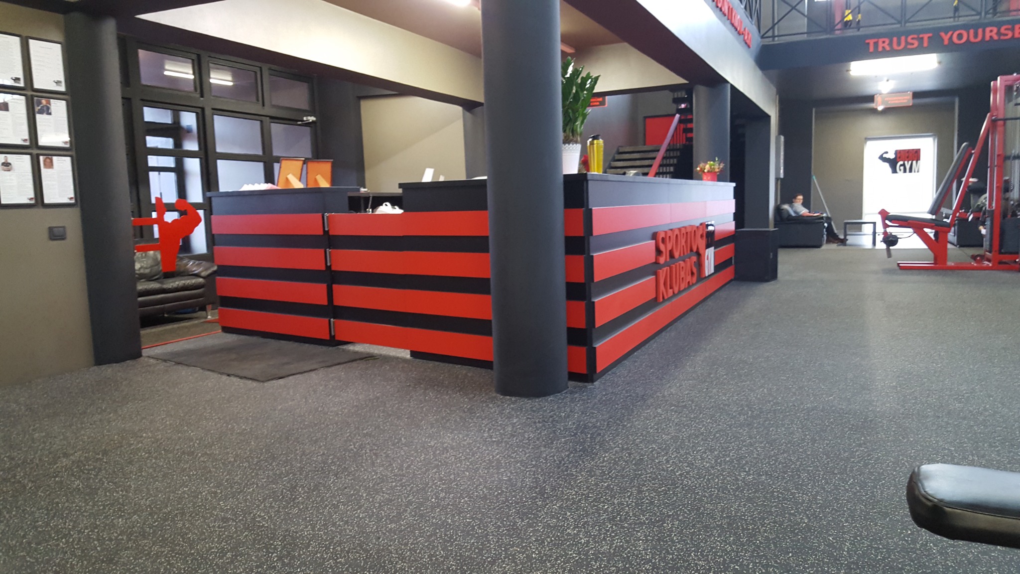 Sporto klubo recepcija kitu kampu