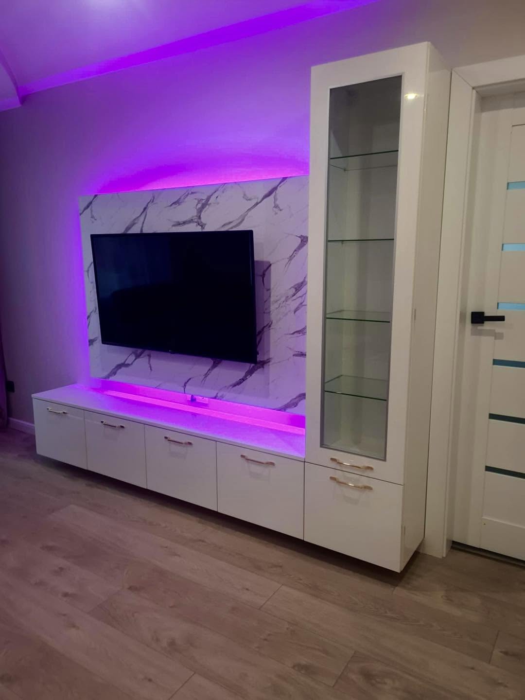TV zona su LED apšvietimu